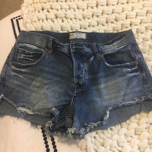 New Free People shark bite distressed jean short